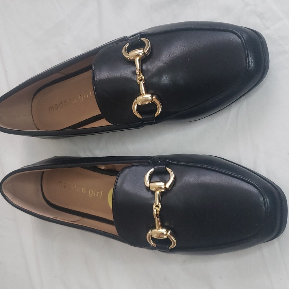 Madden girl size 7M Brand new.
